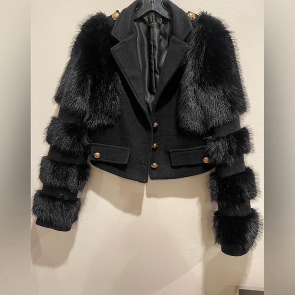 Jackets & Blazers - Storets Black Sabrinn Faux Fur
Sleeve Jacket.